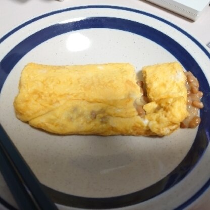 卵焼き用のフライパンで作りましたが、美味しくできました！途中で納豆飛び出しちゃって見た目悪くなってしまいましたが、味は満足です！